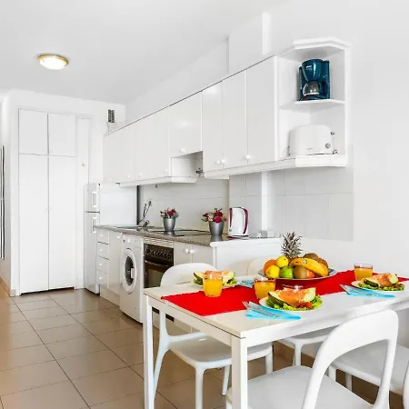 1 1 Beautiful Seafront With Balcony And Wifi * Лос Кристианос