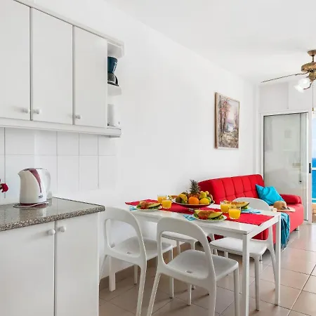 1 1 Beautiful Seafront With Balcony And Wifi