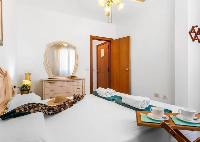 Апартаменты 1 1 Beautiful Seafront With Balcony And Wifi