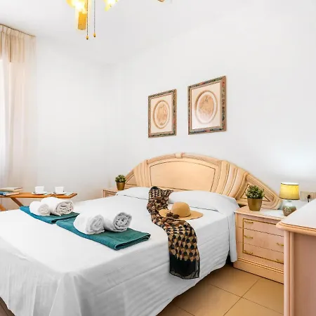 Appartamento 1 1 Beautiful Seafront With Balcony And Wifi Los Cristianos (Tenerife)